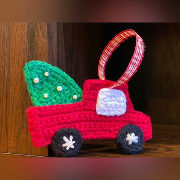 Red Truck Christmas Tree 🎄Ornament Handmade 🧶- Brand New - Picture 4 of 5
